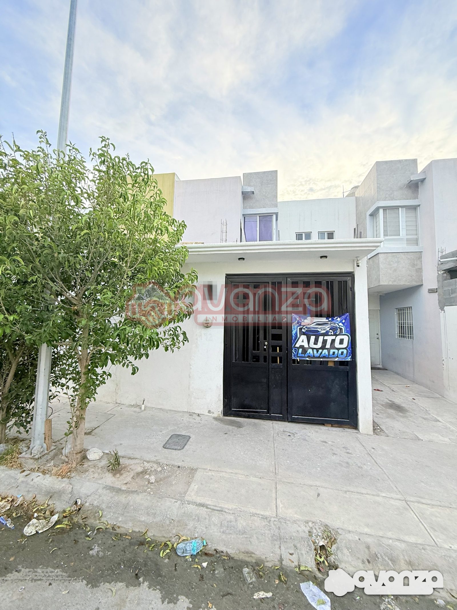 Fachada de Casa en Prados San José