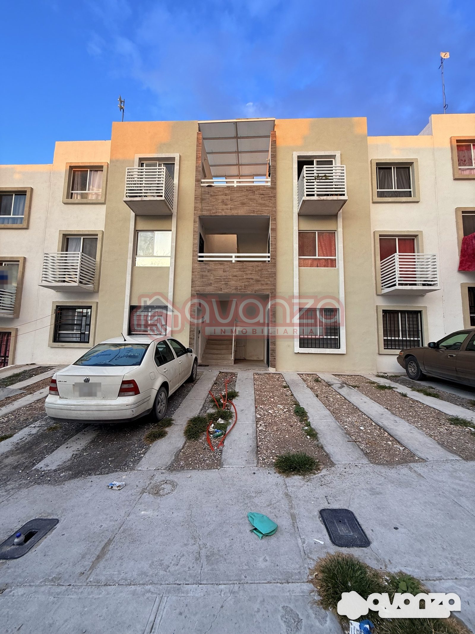 Fachada de Departamento en segunda planta, Prados San José