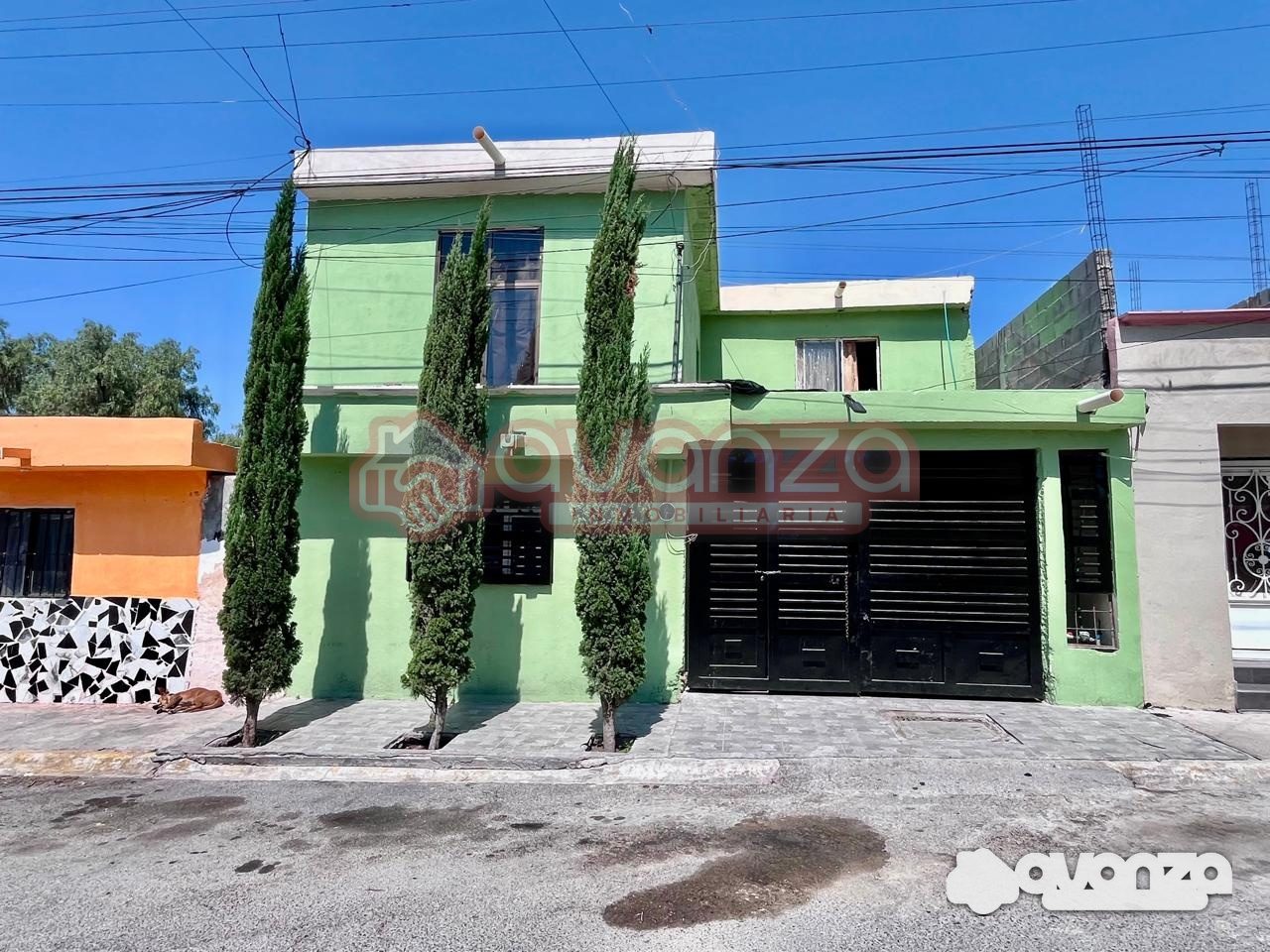 Fachada de Casa de dos plantas en Tierra y Libertad